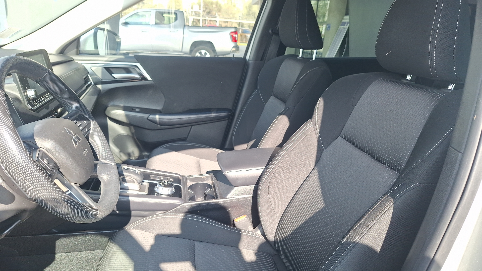 Mitsubishi Outlander — foto 14 de 15