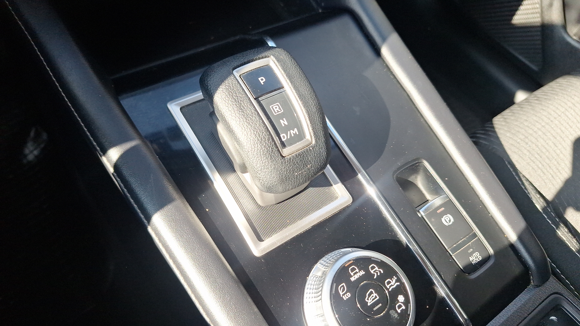 Mitsubishi Outlander — foto 11 de 15