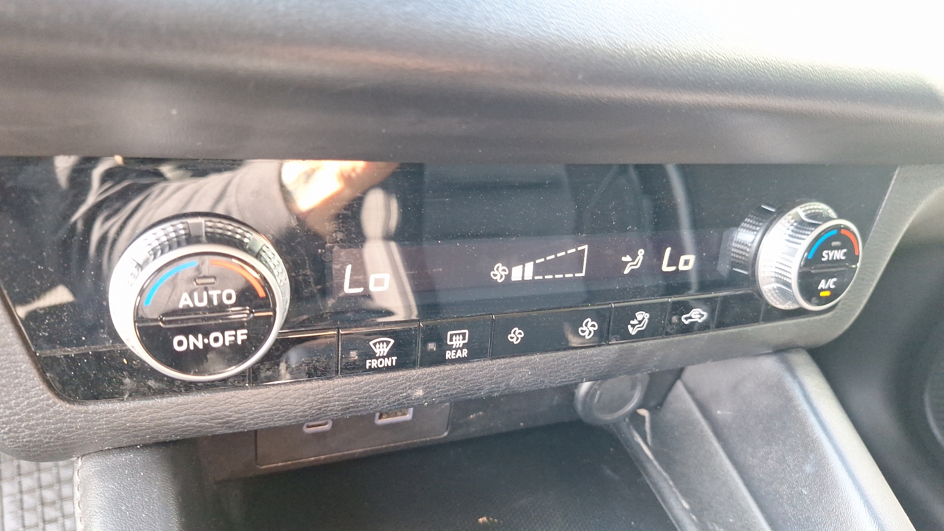Mitsubishi Outlander — foto 15 de 15