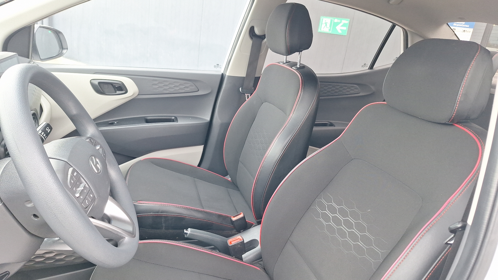Hyundai Grand I10 — foto 14 de 15