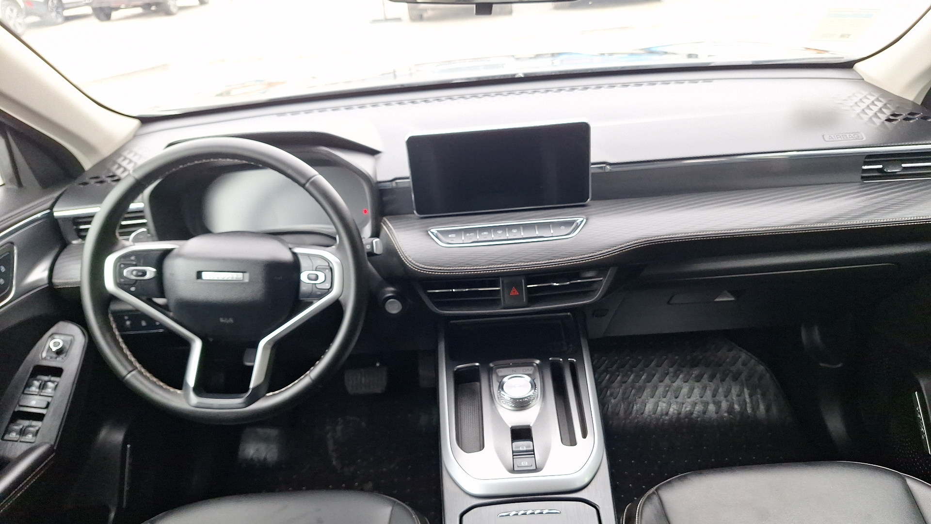 Haval Jolion — foto 6 de 15
