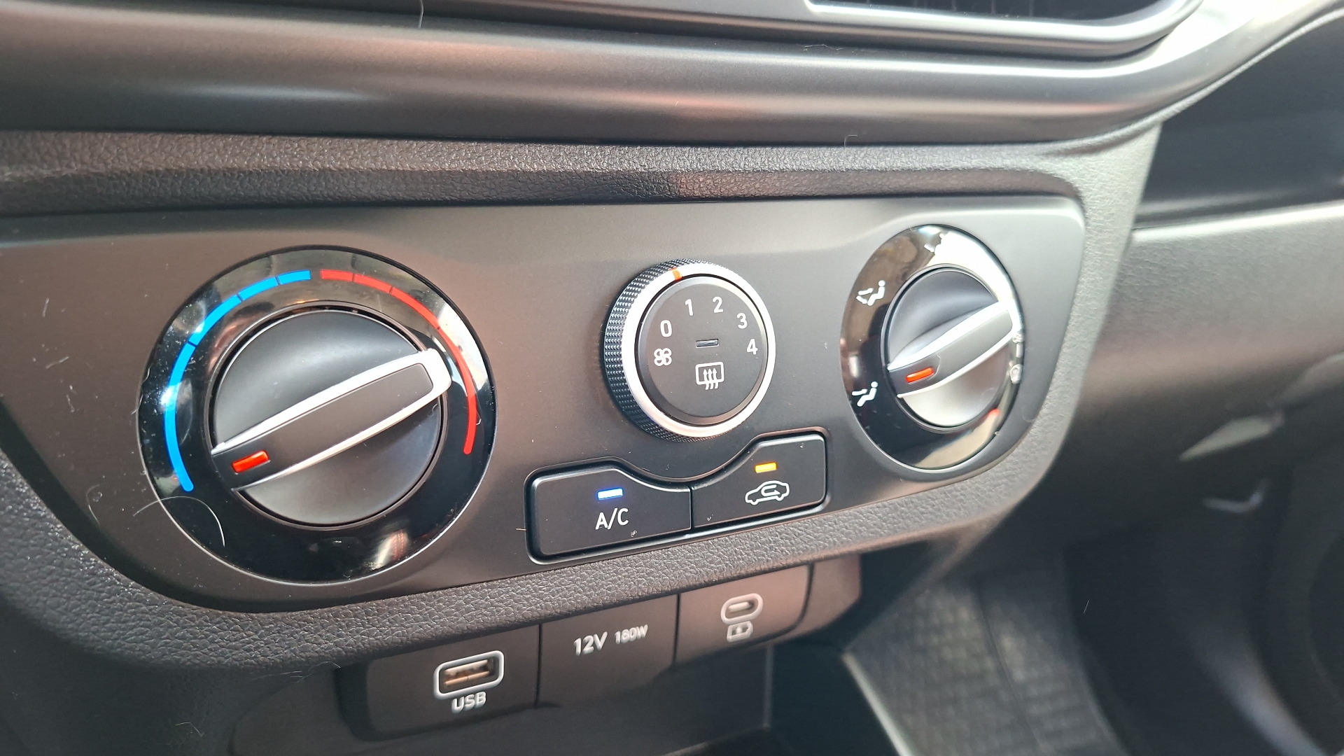 Hyundai Grand I10 — foto 15 de 15