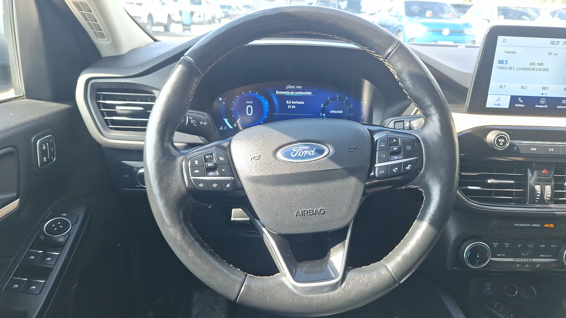Ford Escape — foto 8 de 16