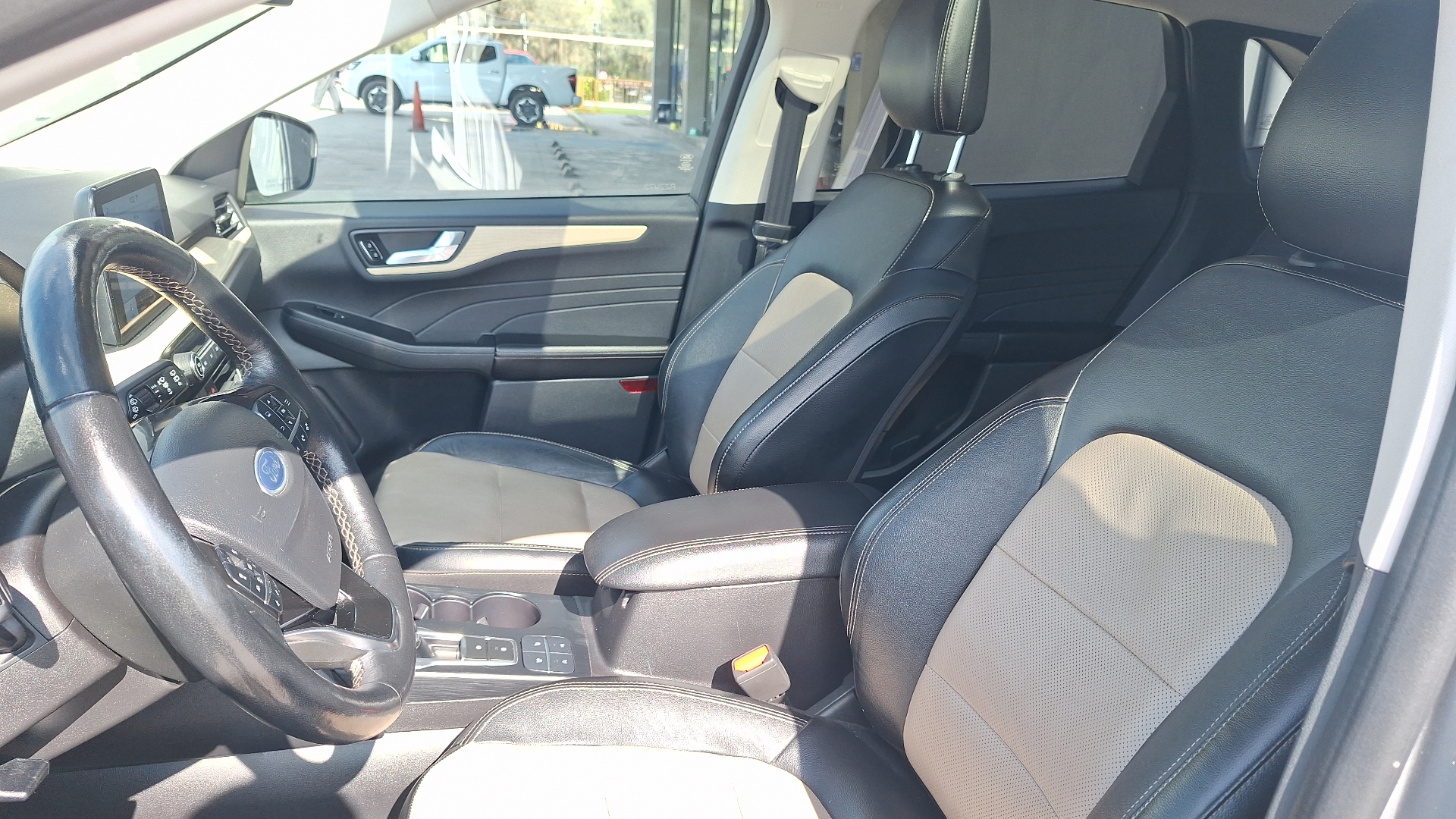 Ford Escape — foto 15 de 16