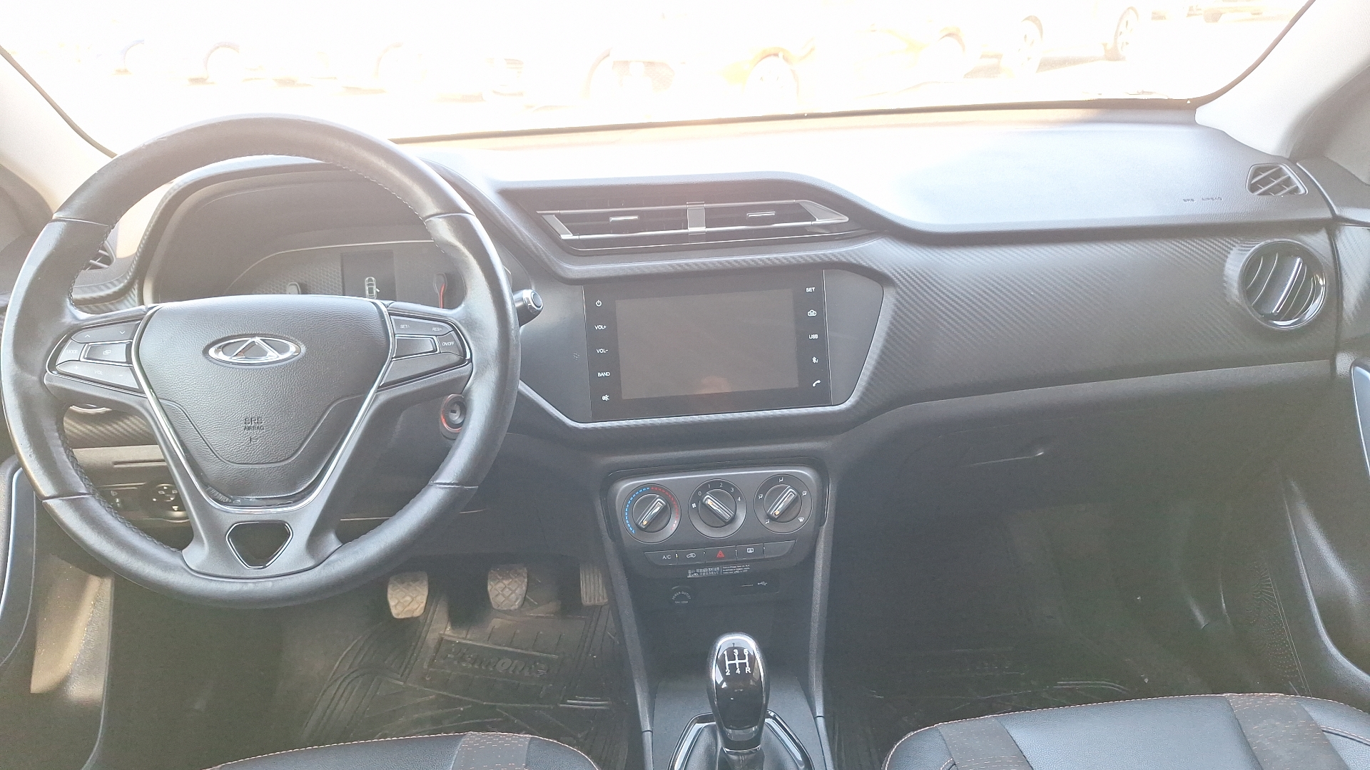 Chery Tiggo 2 — foto 6 de 15